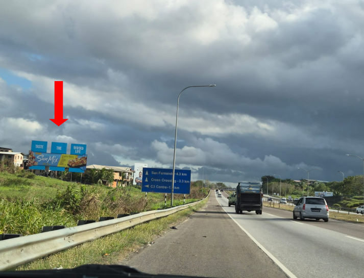 San Fernando -Southbound (same side),  Opp C3 Mall – 3-in-a-row 16ft W x 30ft H  x 3